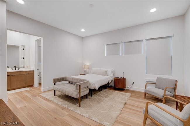 Building Photo - 779 Willits St