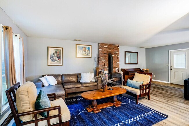 Primary Photo - 247 Strawridge Rd