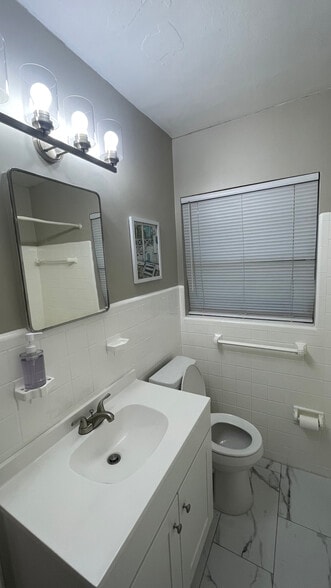 Tenant Bathroom Continued - 5654 Baywood Ter