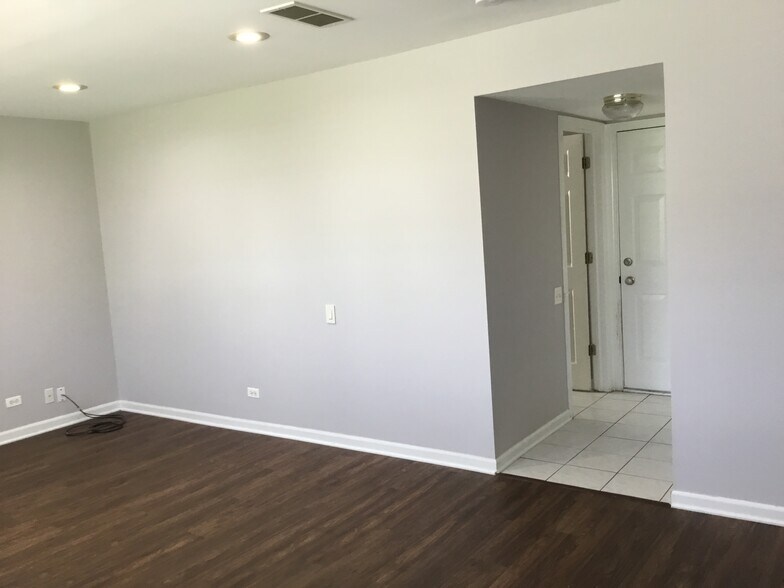 Building Photo - 2364 Chesapeake Bay