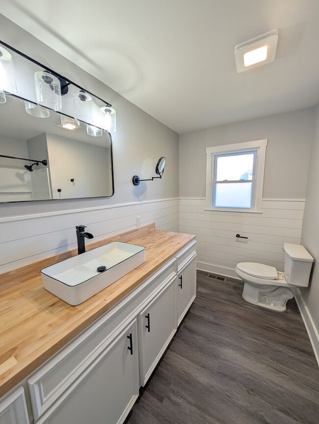 Building Photo - Fletcher Rental! Newly Renovated