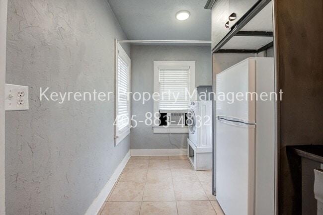 Building Photo - 1123 NW 30th St
