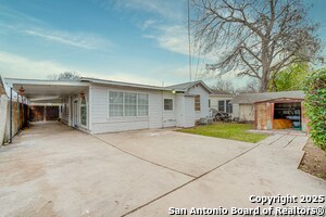 Building Photo - 811 Cottonwood Ave