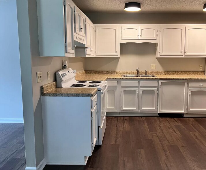 Building Photo - 511 Poplar St