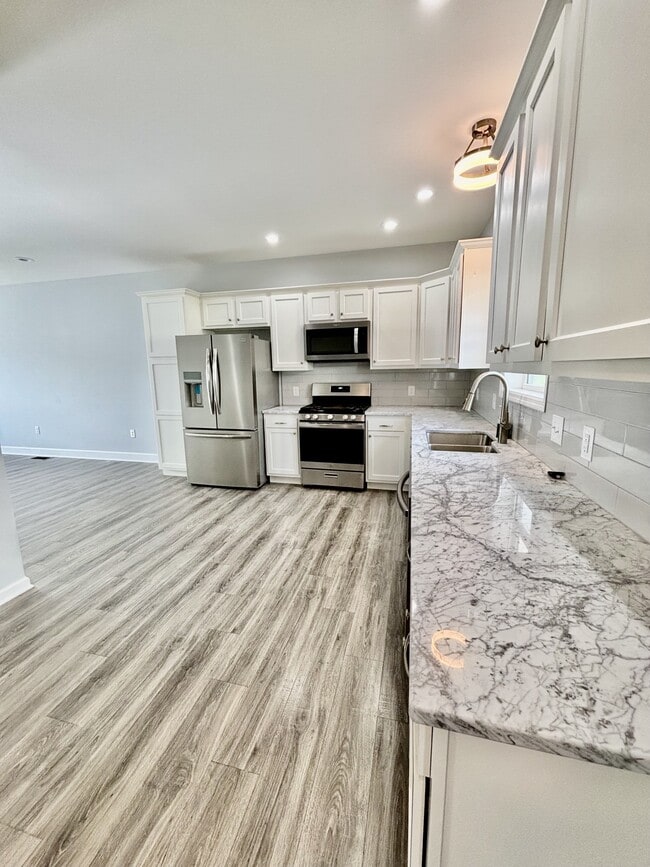 Building Photo - 104 Ida Marie Dr