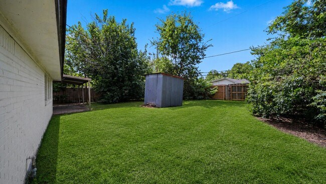 Building Photo - 5242 Greylog Dr