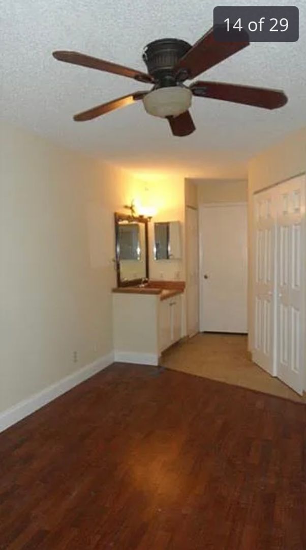 Building Photo - Spacious 2/2 Available for Move-In 9/1