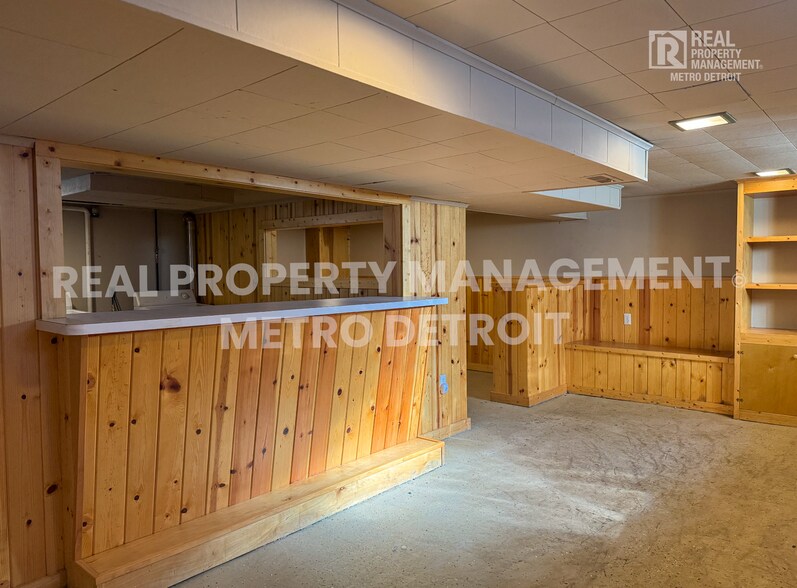 Building Photo - 19645 Woodmont St