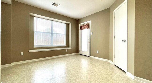 Building Photo - 20758 Cypress Crescent Ln