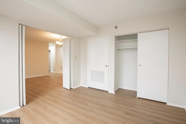 Building Photo - 1808 Old Meadow Rd