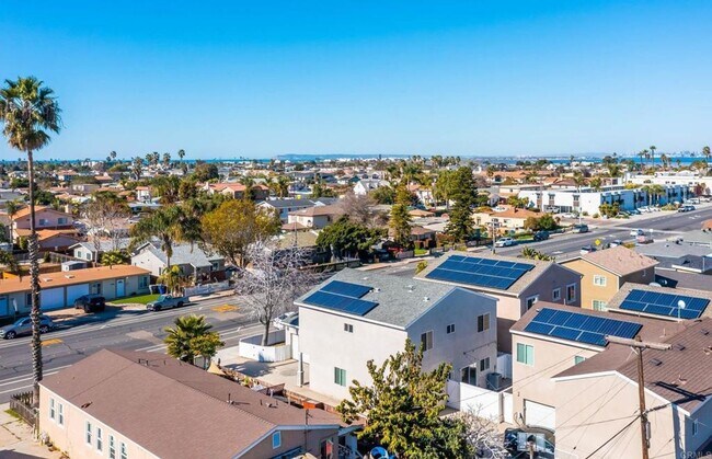 Building Photo - ***Gorgeous 5 bedroom, 3 bath Home in Imperial Beach