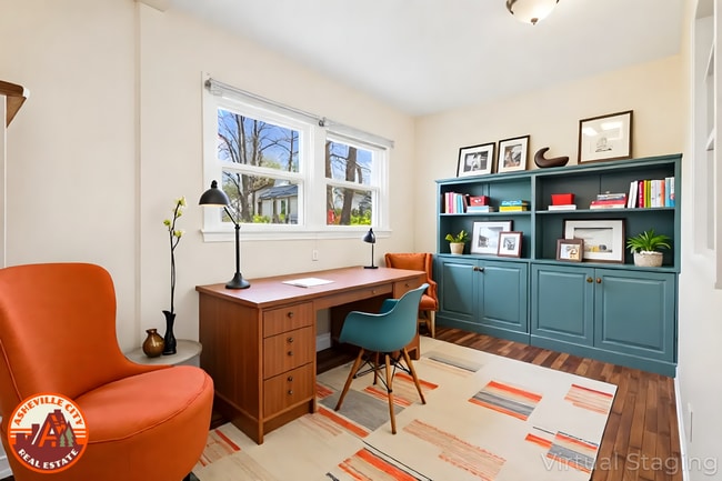 Building Photo - Sunny 2-Bedroom Home with Fenced-In Yard a...