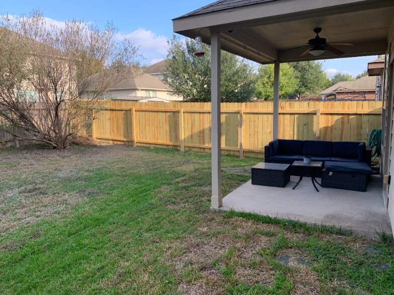 Building Photo - 5900 Zachary Scott St