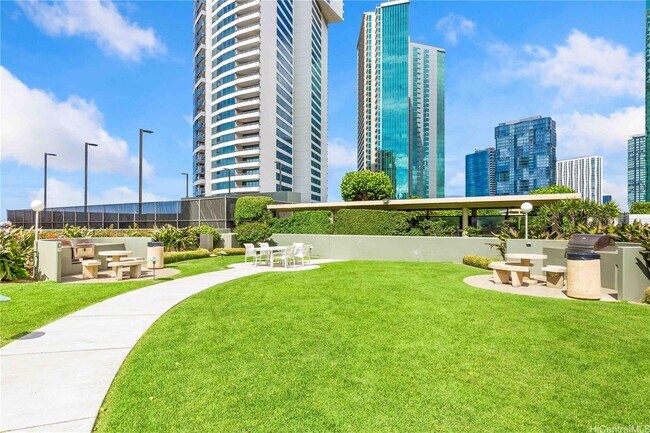 Building Photo - 88 Piikoi St