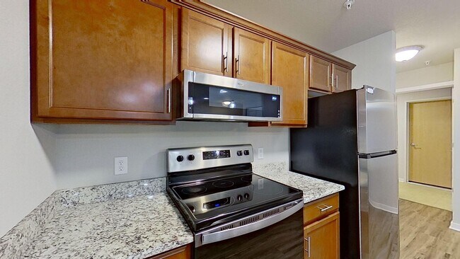 Building Photo - Condo Style Lower 1 Bedroom 1 Bathroom Apartment