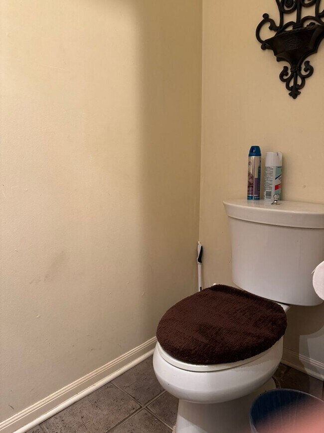 Building Photo - Welcome home to 10022 Windburn Trail!