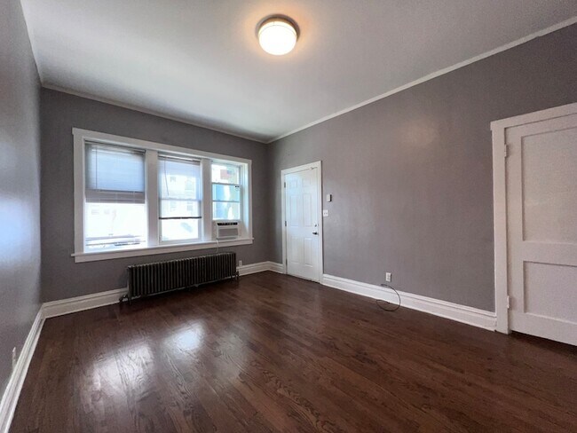 Building Photo - 4815 S Elizabeth St