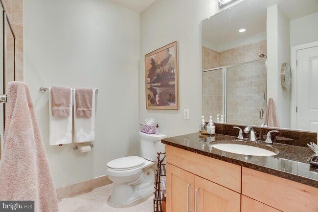 Building Photo - 8220 Crestwood Heights Dr