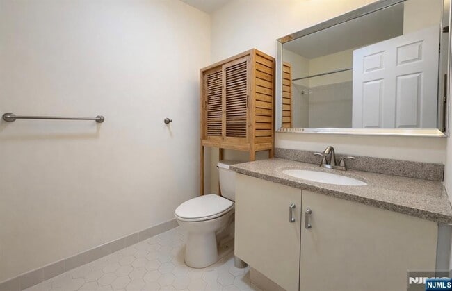 Building Photo - 1120 Hyde Park Ct