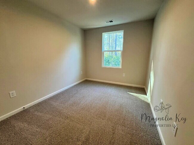 Building Photo - New 3 bed 2.5 bath Townhouse in Forestbrook