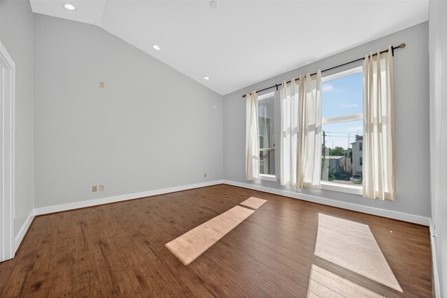 Building Photo - 5235 Larkin St