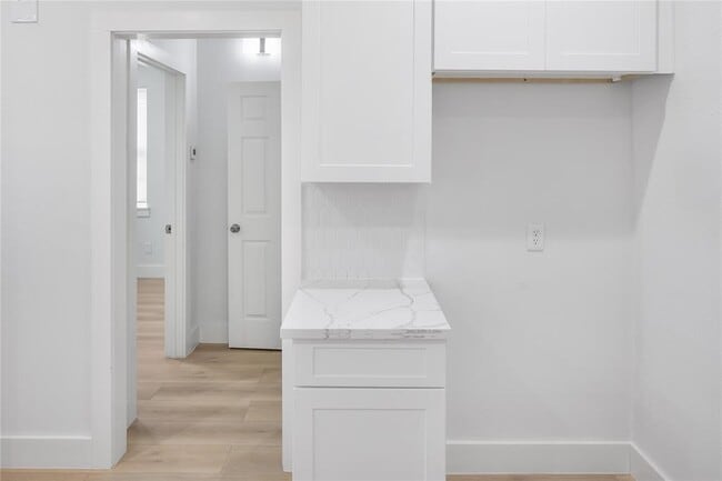 Building Photo - 702 40th St