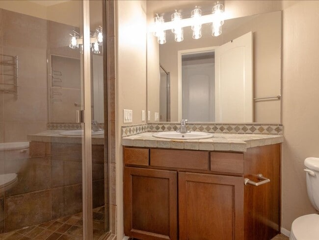Building Photo - 3 Bedroom, 2.5 Bath CATALINA MOUNTAIN VIEWS! ROOF TOP CABANA!!
