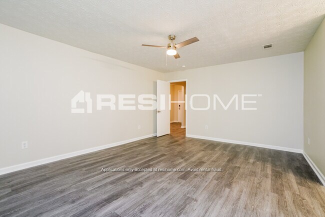 Building Photo - 935 River Glen Pl