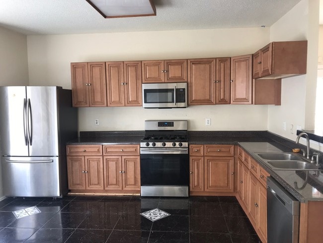 Building Photo - 3103 Snapfinger Ln