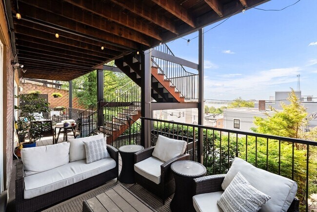 Building Photo - 53 Thomas Park