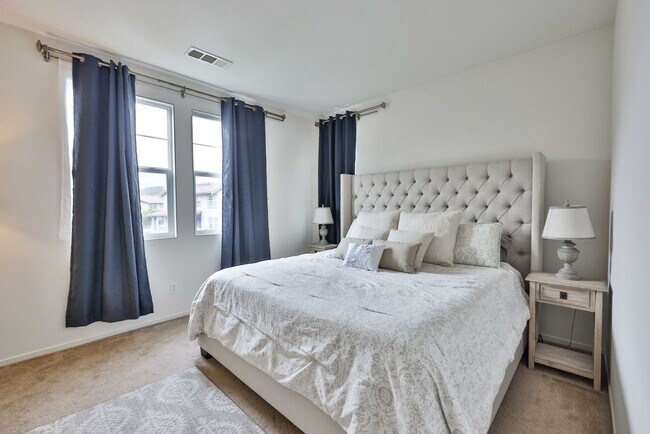 Building Photo - 16913 Laurel Hill Ln