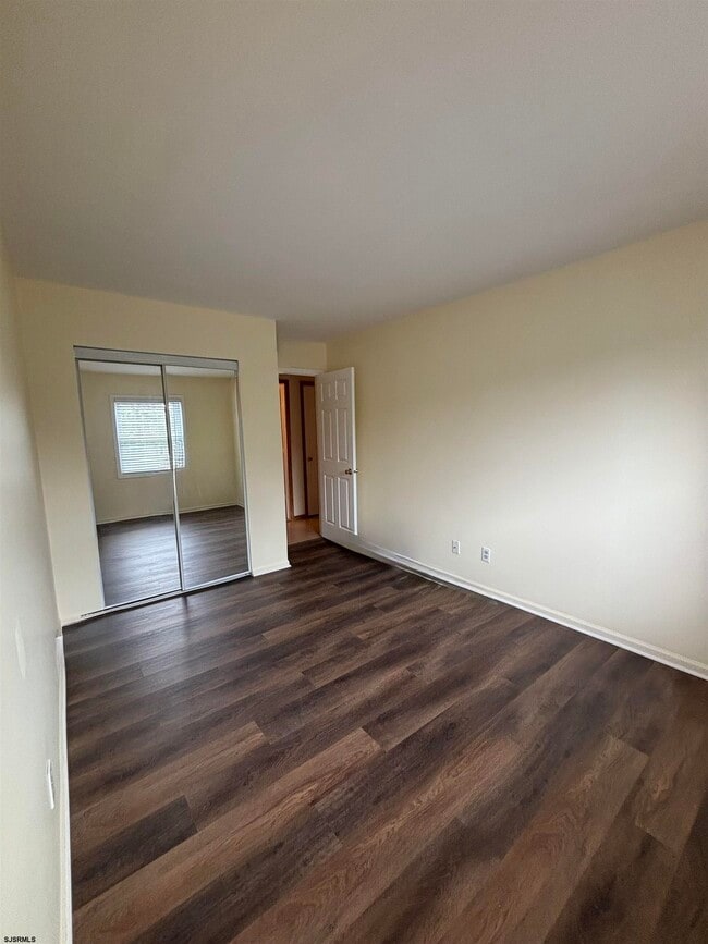 Building Photo - 5120 Radnor Ct
