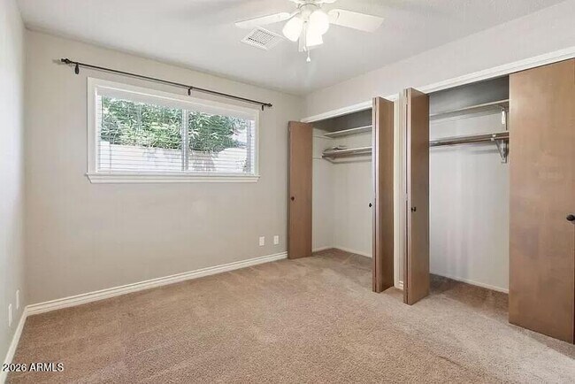 Building Photo - 3013 S Fairway Dr