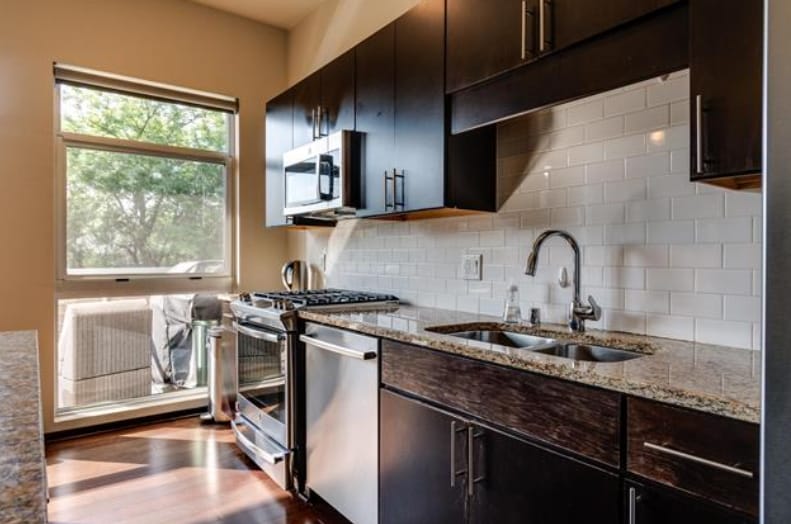 Building Photo - 803 E Mifflin St