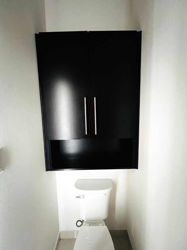 Building Photo - 1524 Blodgett St