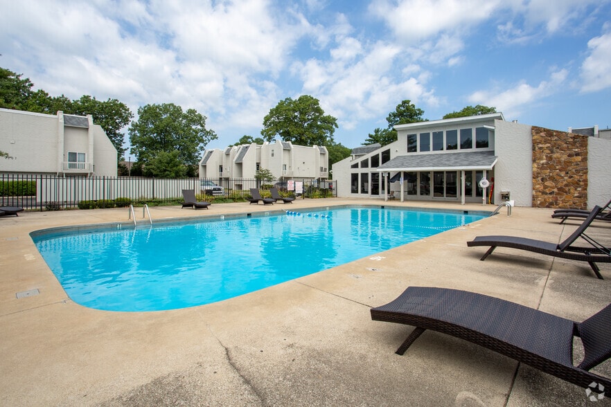 Primary Photo - North River Landing Apartments