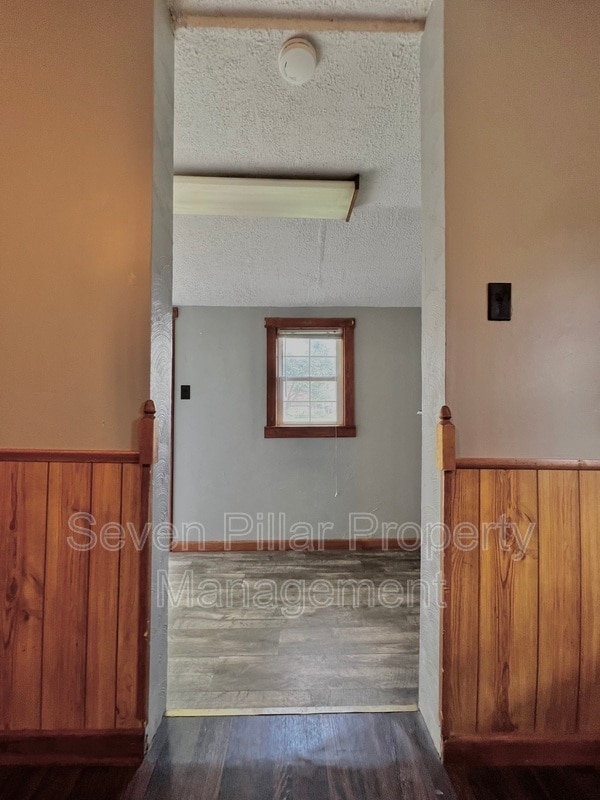 Building Photo - 504 Martin St