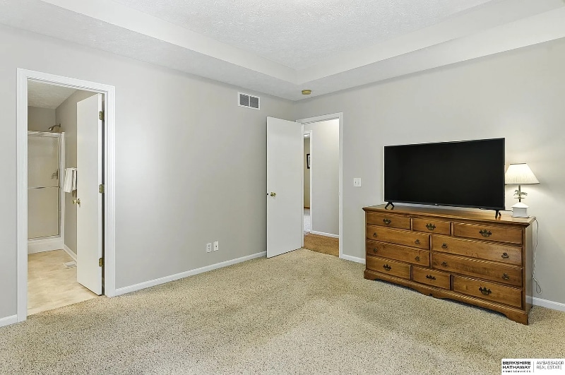 Building Photo - 16125 Timberline Dr