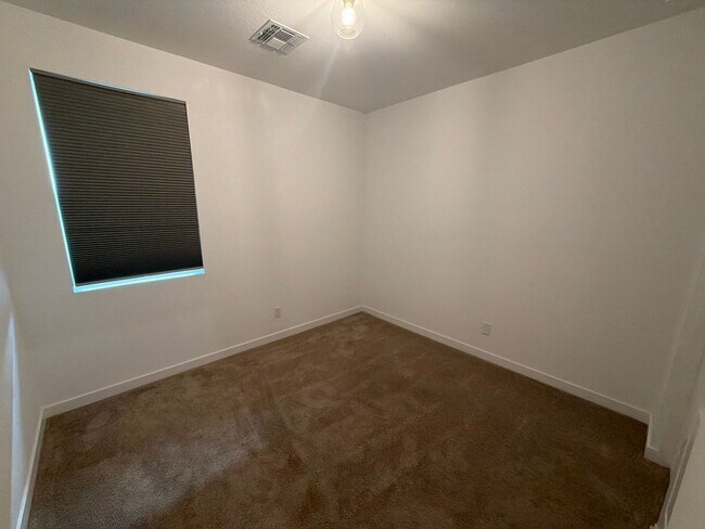 Building Photo - 17072 W Alice Ave