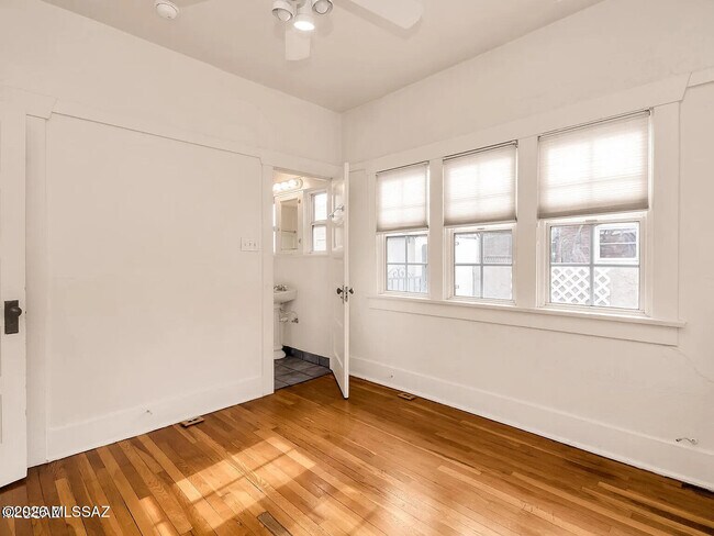 Building Photo - 1347 N Euclid Ave