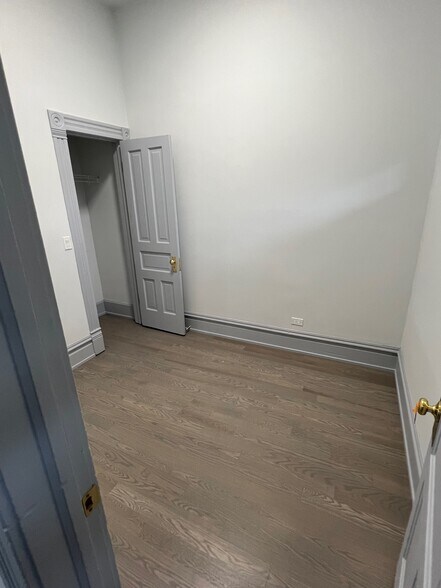 Bedroom 3. - 2057 W Chicago Ave
