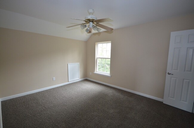 Building Photo - 301 Indian Branch Dr