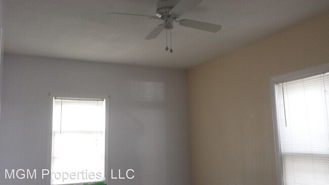 Building Photo - 1 br, 1 bath House - 153 S. Green St.