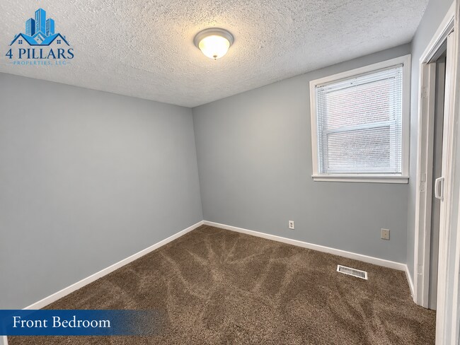 Building Photo - 1311 E Columbus Dr