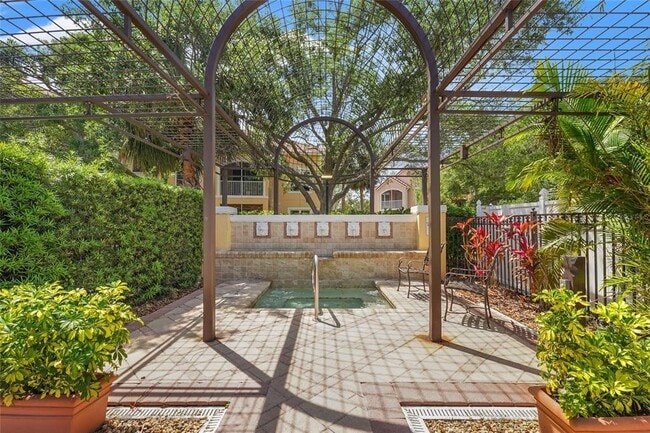 Building Photo - 4156 Central Sarasota Pkwy