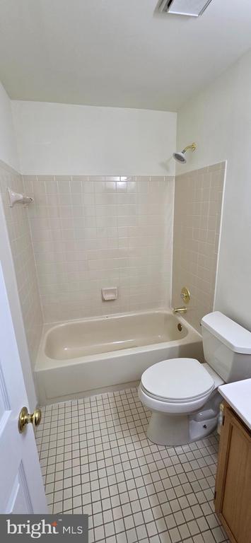 Building Photo - 7005 Birkenhead Pl