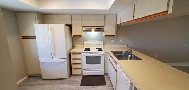 Building Photo - 7866 Eagle Creek Dr