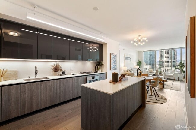 Building Photo - 338 Main St