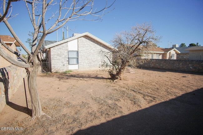 Building Photo - 10661 Obsidian St