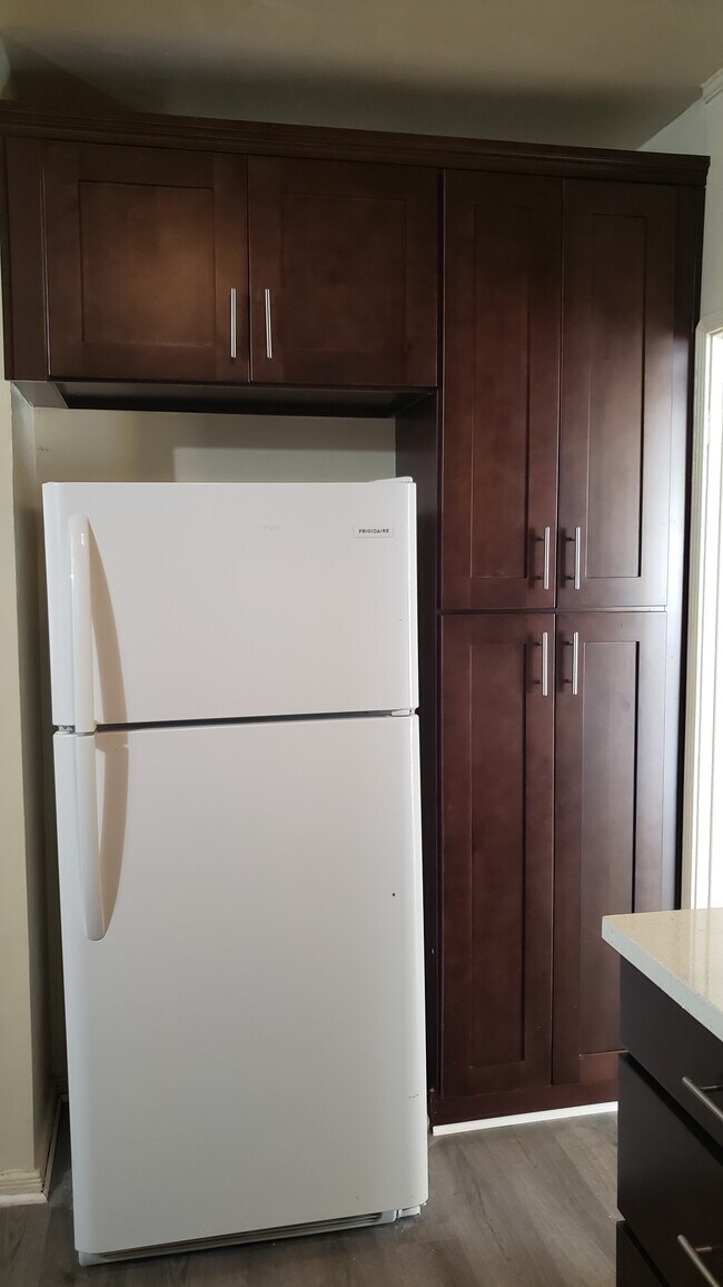 kitchen refrigerator, pantry - 11043 Ophir Dr
